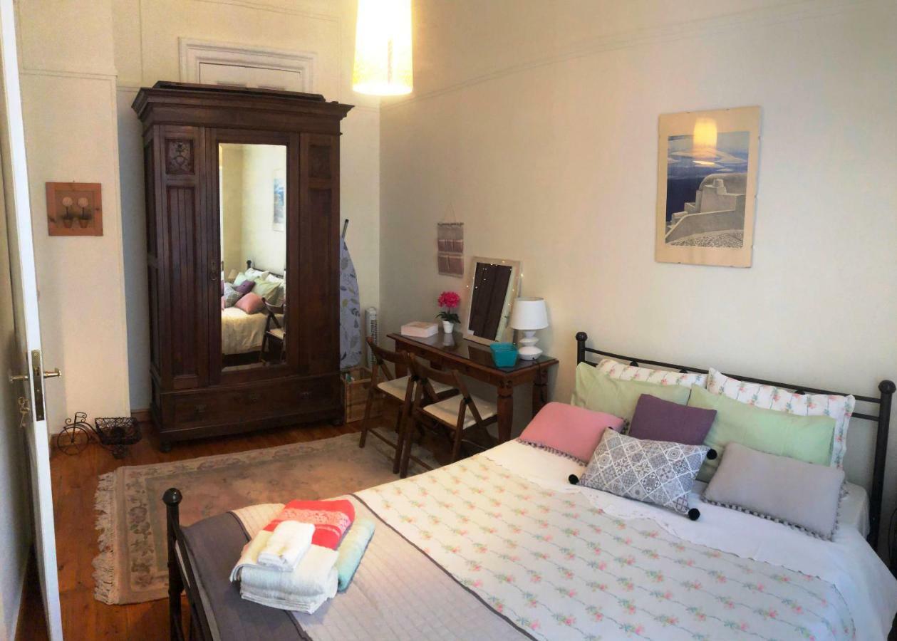 80 m2, 3 yatak odalı, 1 banyolu , Eksarhia bölgesinde Atina Dış mekan fotoğraf